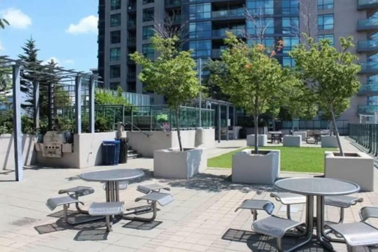 30 Off Lake View Property Heart Of Downtown Toronto Bagian luar foto