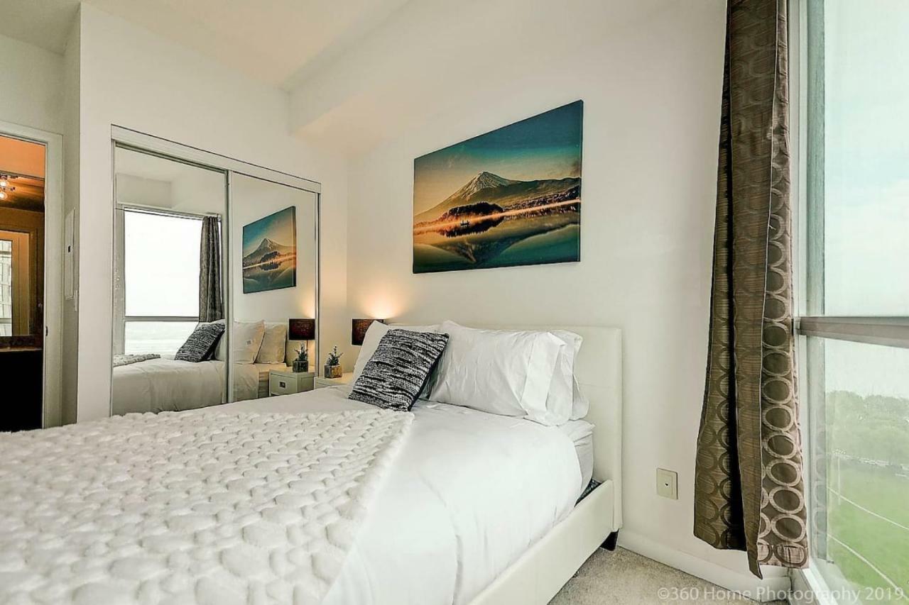 30 Off Lake View Property Heart Of Downtown Toronto Bagian luar foto